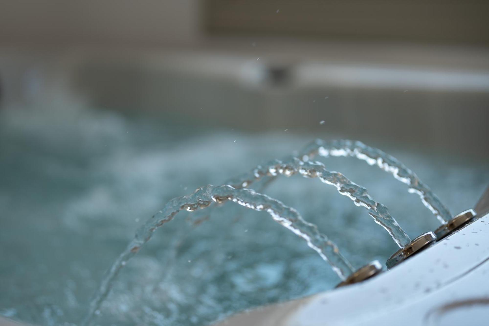 New Yiota Collection 4 & 4 Prive Jacuzzi Megalochori (Santorini)
